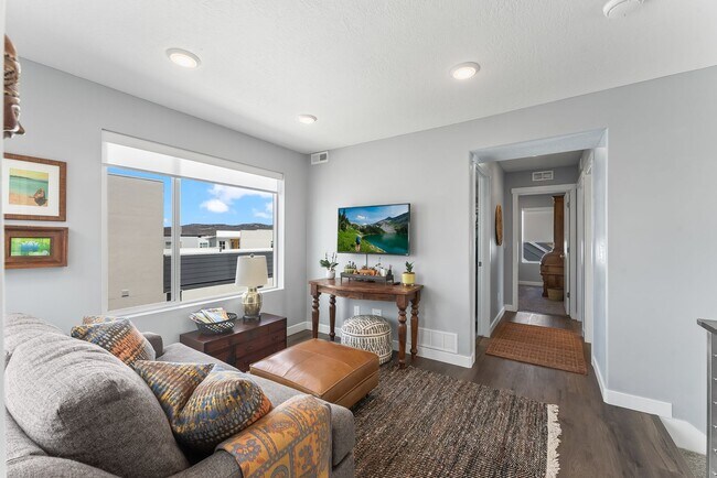 Building Photo - 6682 Serviceberry Dr