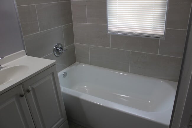 Building Photo - 45 Grandview Terrace