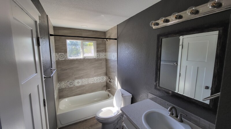Building Photo - 3330 Foxridge Dr