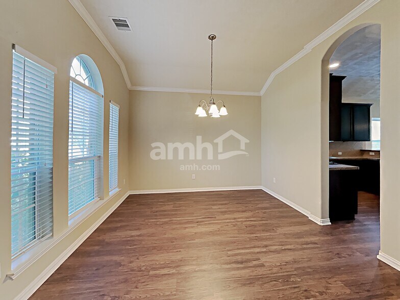 Building Photo - 28914 Hidden Lake Ct