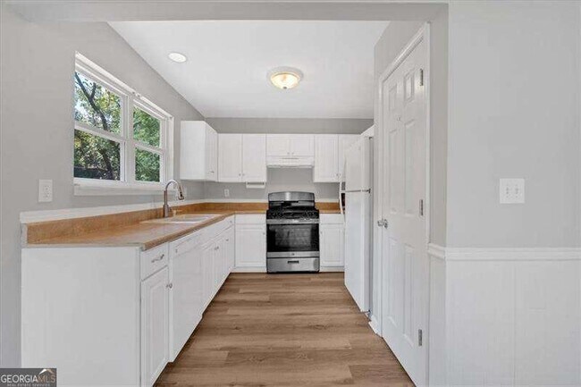 Building Photo - 4740 Jamerson Forest Pkwy