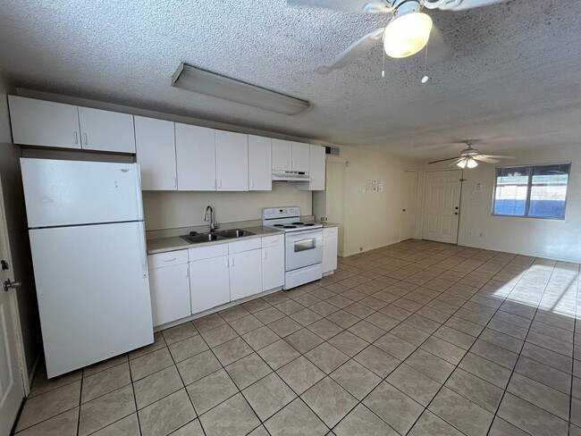 Building Photo - 1857 E University Dr