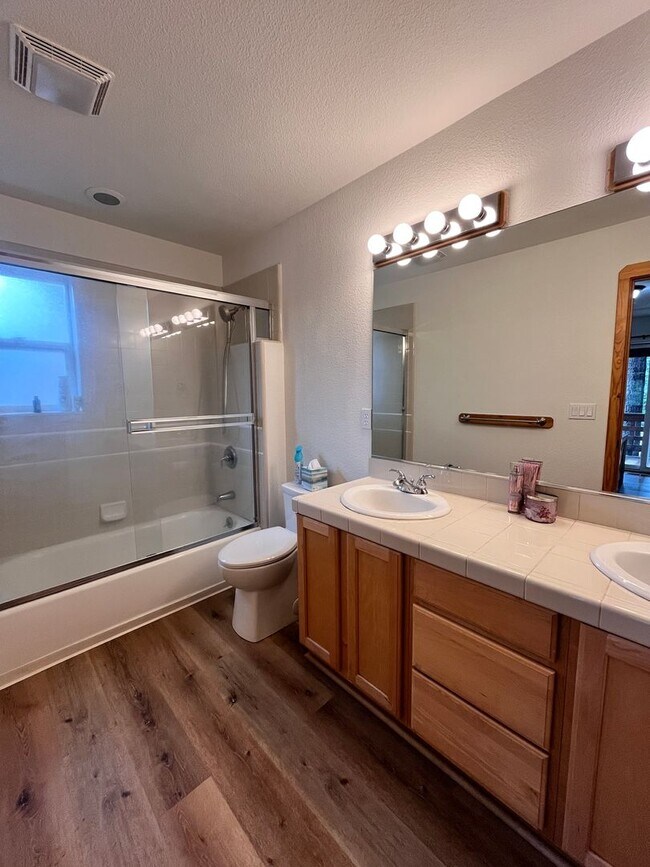 Building Photo - Flexible Lease available in Tahoe Donner - April and May