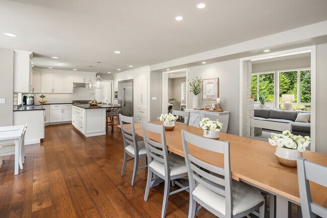 Building Photo - Furnished Redmond Home | Short-Term 3–6 Month Lease | Avail Now!