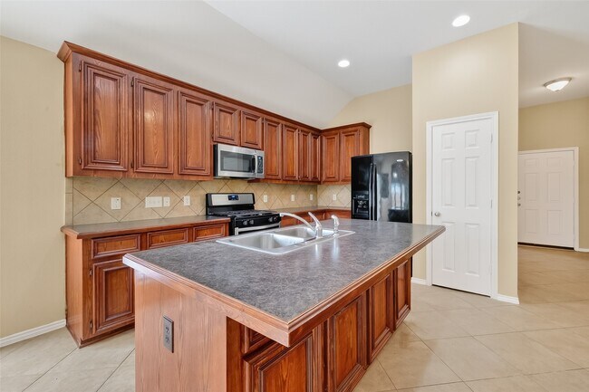 Building Photo - 2114 Thorn Berry Creek Ln