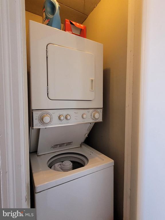 Building Photo - 2031 Locust St