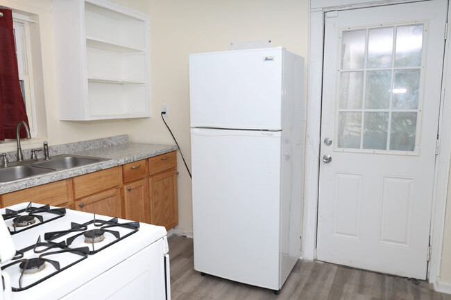 UNIT A-3 BEDROOM - 1624 Sheridan Ave