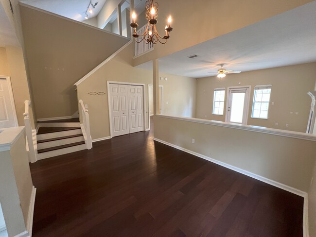 Building Photo - 1517 Applewood Way