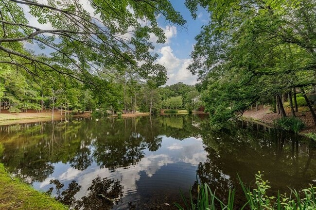Building Photo - 350 Wood Lake Dr
