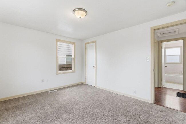 Building Photo - Charming 4 Bed, 2 Bath w/ Garage! *HOLIDAY SPECIAL: $1,000 OFF!*