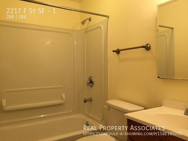 Building Photo - 2217 F St SE