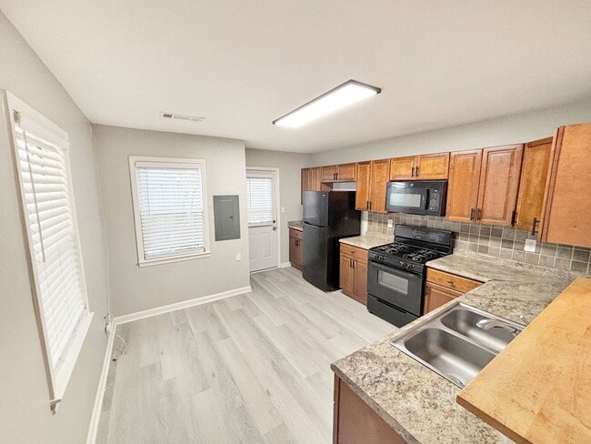 Building Photo - Updated and Charming 2BR/ 1 BA in Marietta!