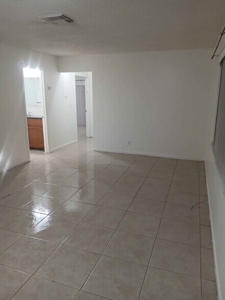 Living Room - 9021 W Highland Pines Dr