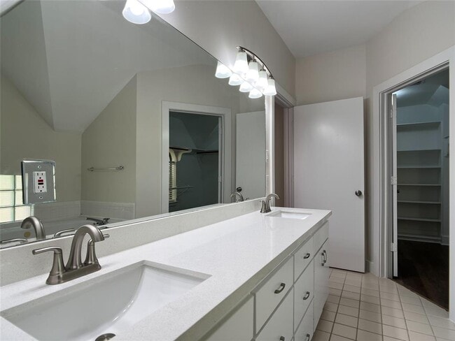 Building Photo - 5899 Fairdale Ln