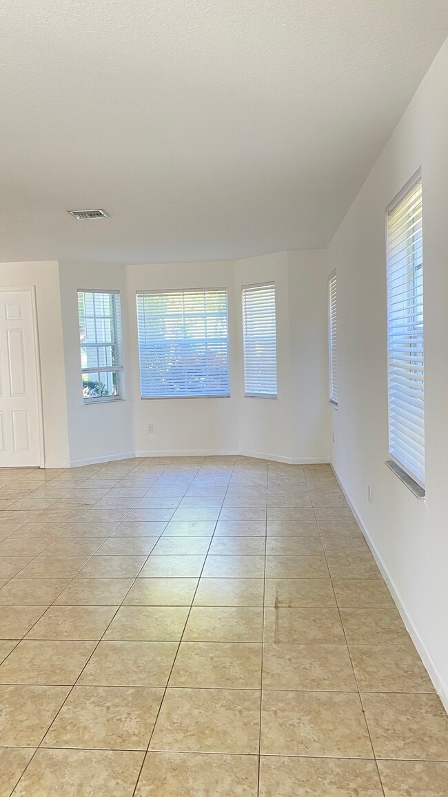 Building Photo - 9814 Shepard Pl