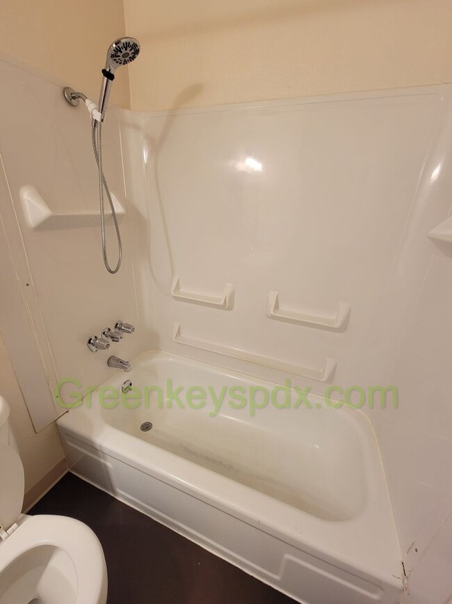 Building Photo - 2 Bedroom 2 Bath Unit in St.Johns with Ful...