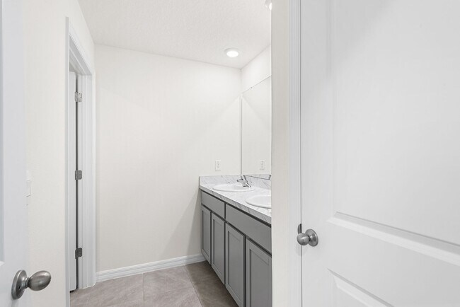 Building Photo - 5106 Plumeria Dr