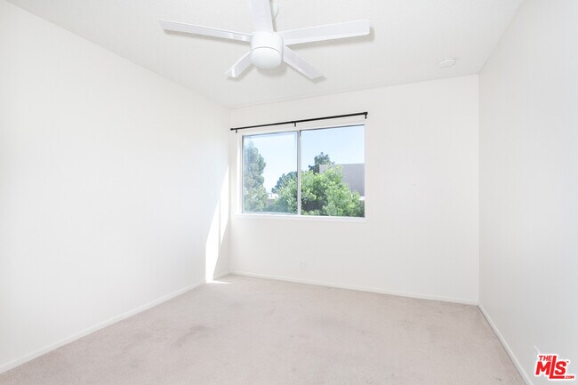 Building Photo - 5700 Ravenspur Dr
