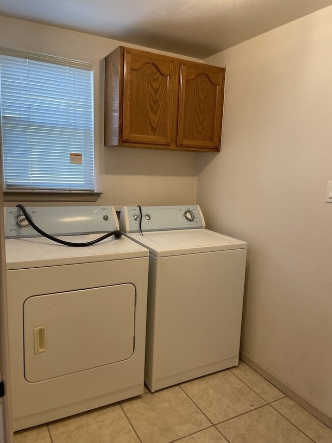 Building Photo - 12325 Tierra Arena Dr