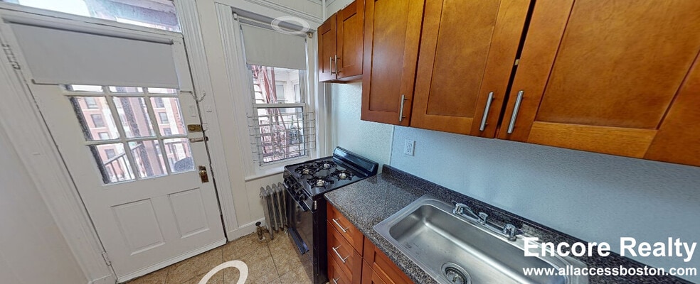 Building Photo - 116 Washington St