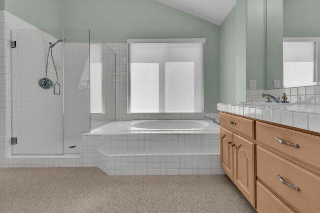 Building Photo - 12 Bergamo