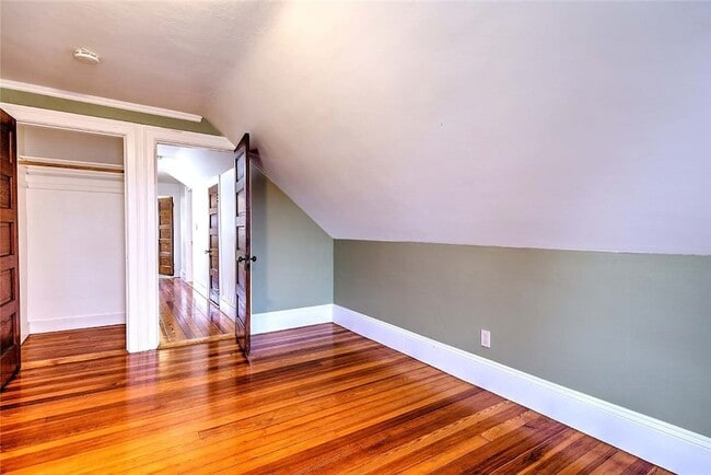 Building Photo - 118 Everett Ave