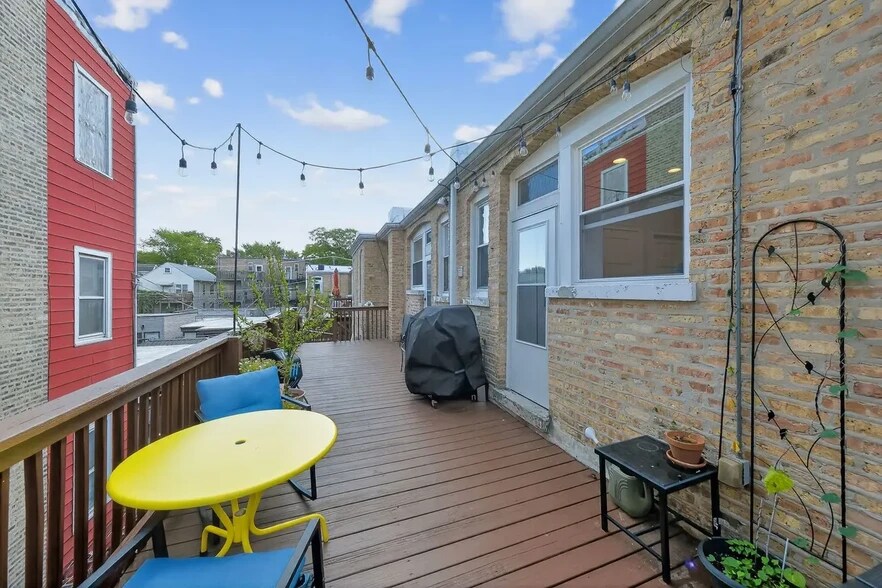 Building Photo - 2578 W Lyndale St