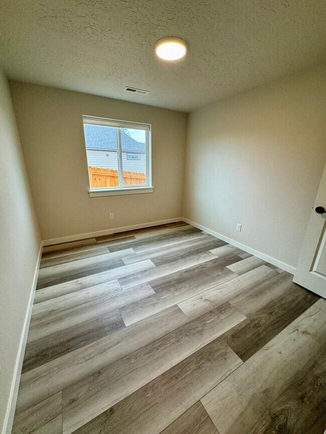 Building Photo - Brand new build with stunning Dry Canyon views!