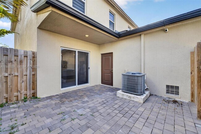 Building Photo - 26450 SW 148th Ct