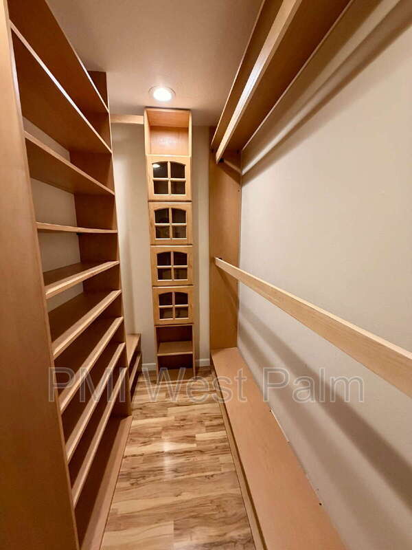 Building Photo - 147 Sunflower Cir