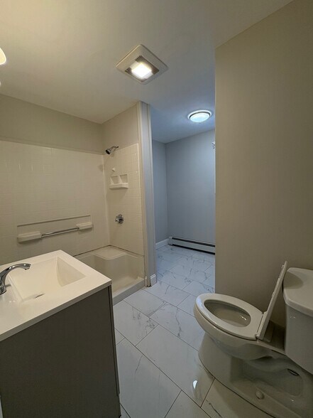 Building Photo - 6 Chapin St