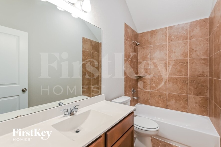 Building Photo - 31206 Harmony Falls Ct