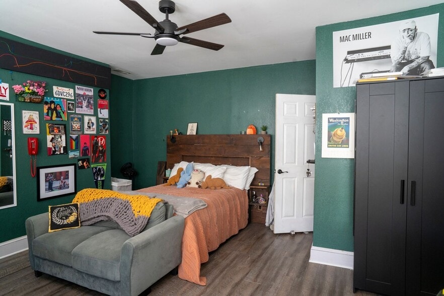 Building Photo - 1904 W Main St