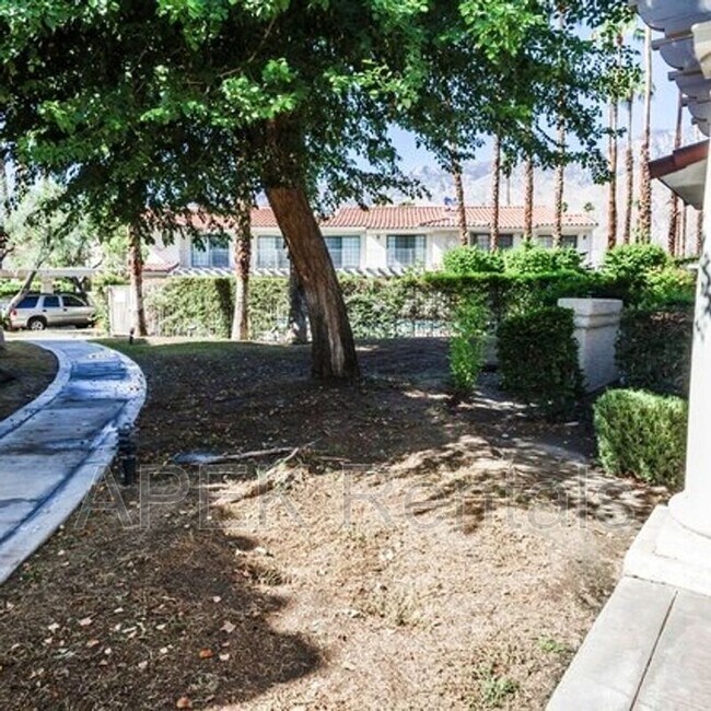 Building Photo - 2001 E Camino Parocela