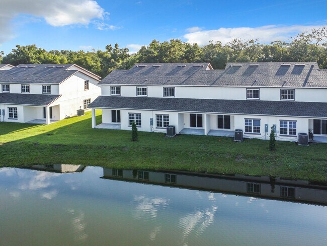 Building Photo - Townhouse For Lease in Saint Cloud