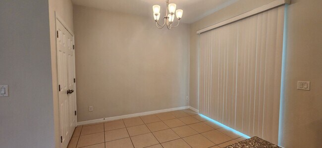 Building Photo - Great Townhouse Belle Isle