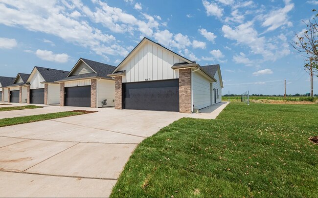 Building Photo - 2155/57 Reece