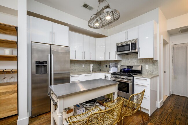 Building Photo - 349 3rd St