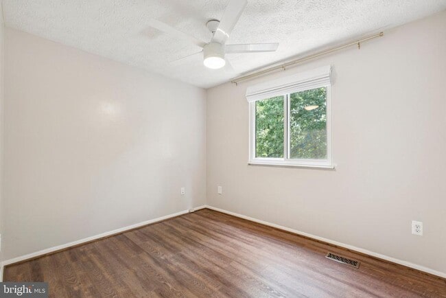 Building Photo - 115 S Dickenson Ave