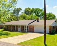 Building Photo - 305 Ferguson Rd