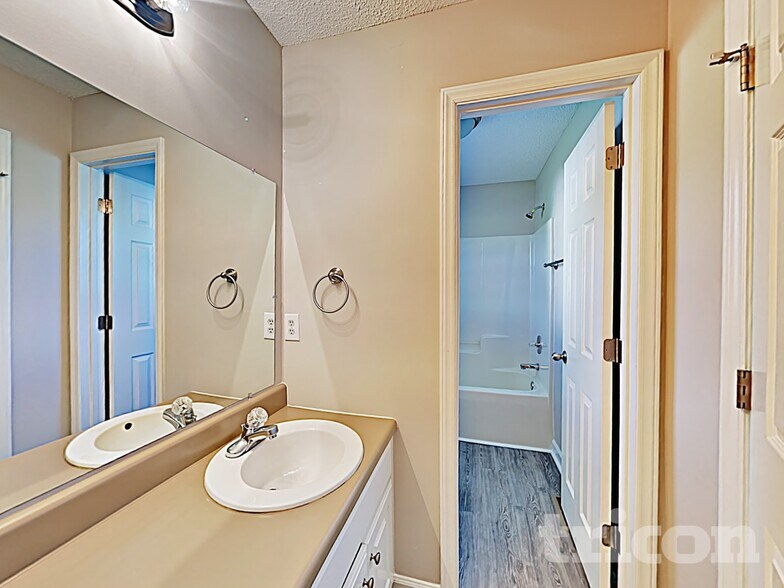 Building Photo - 35 Winesap Ln