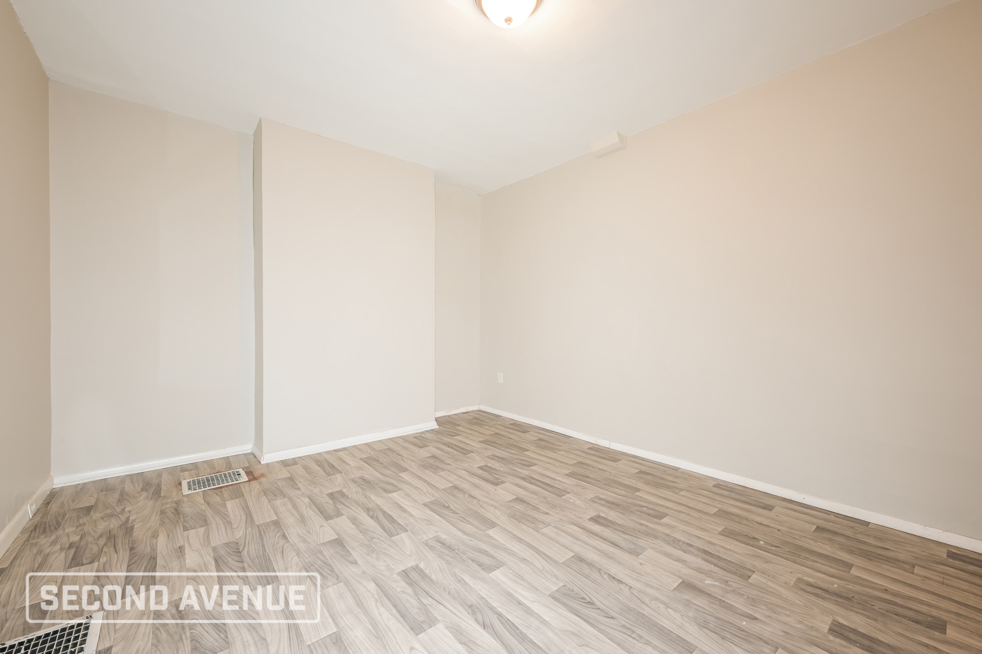 Building Photo - 7645 Highland Ave