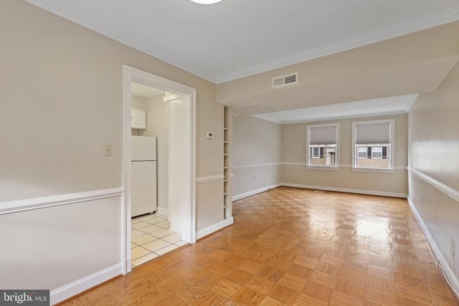 Living/Dining Room - 6622 Boulevard Vw