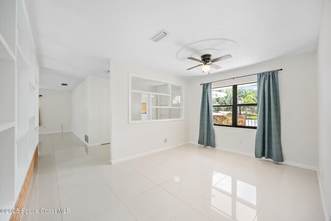 Building Photo - 382 Chester Dr