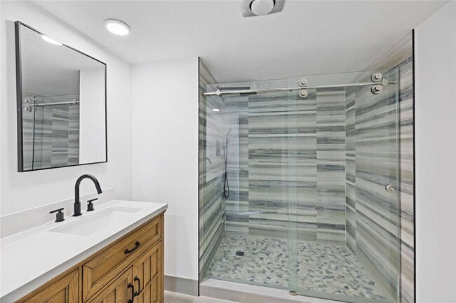 Building Photo - 1360 S Ocean Blvd