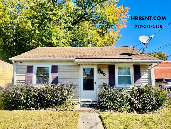 Primary Photo - Cute Renovated 3 Bedroom 1 Bath home in Ha...