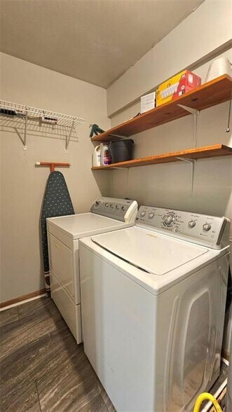 Building Photo - 2343 Hunting Valley Dr