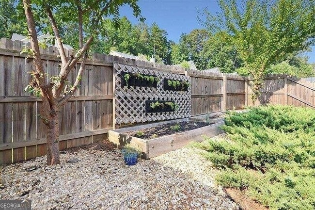 Building Photo - 307 Lakeside Ln