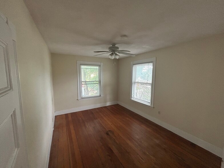 Building Photo - 27R Albion St