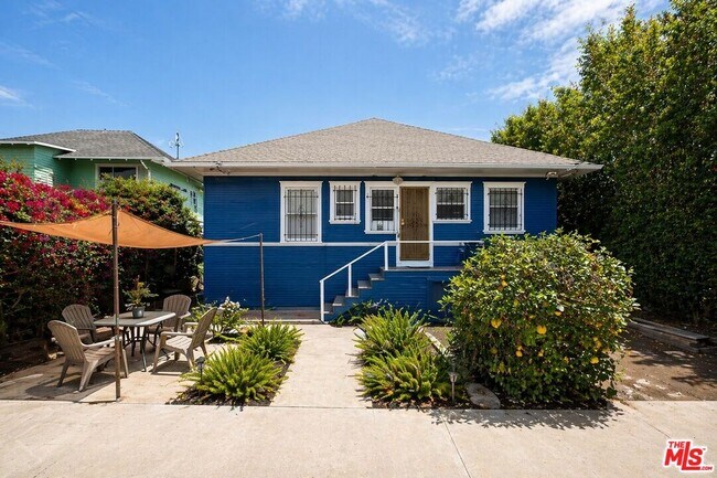 Building Photo - 2713 S La Salle Ave